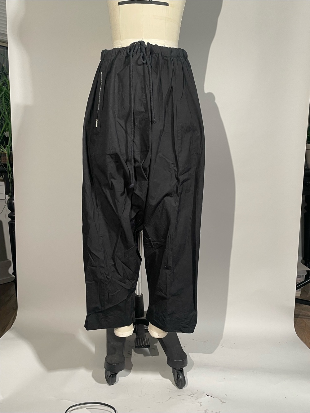 Rooms Lost & Found Ria Dunn: Black Drawstring Wide-Leg Pants